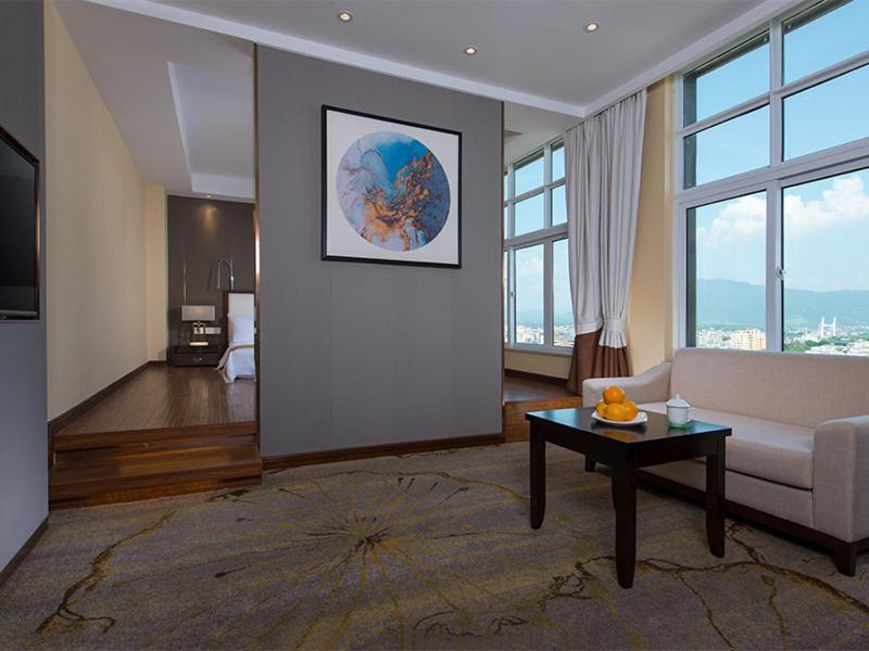 גווילין Vienna International Hotel Diecai Wanda High Speed ​​Rail Station מראה חיצוני תמונה